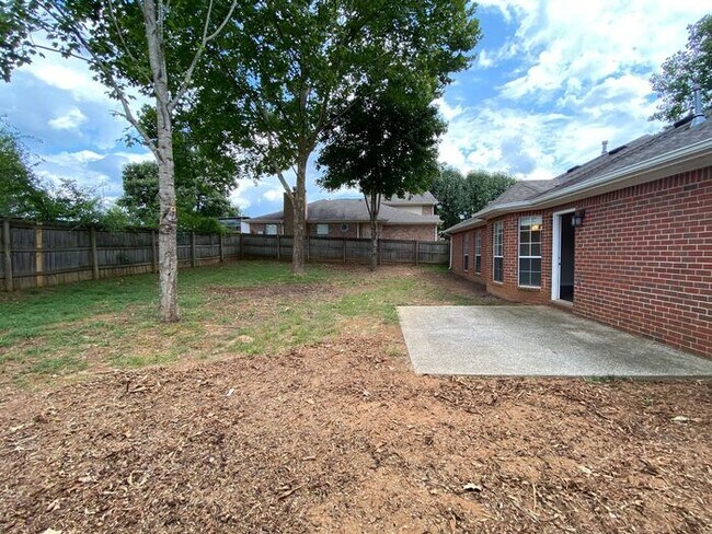 Building Photo - Beautiful Brick Home in Mt Juliet - Pet Fr...
