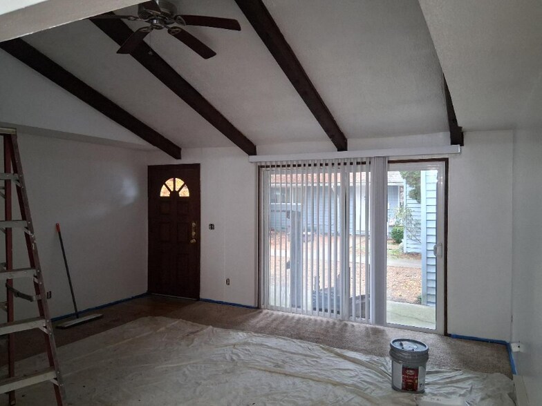 Building Photo - 2204 SE Tacoma St