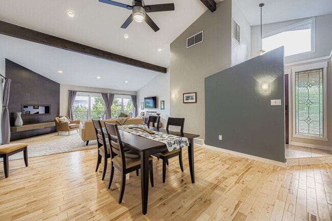 Building Photo - Private Retreat 4 BDR Near Baseline Reservoir