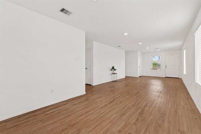 Building Photo - 7642 Terania Mdw Ln