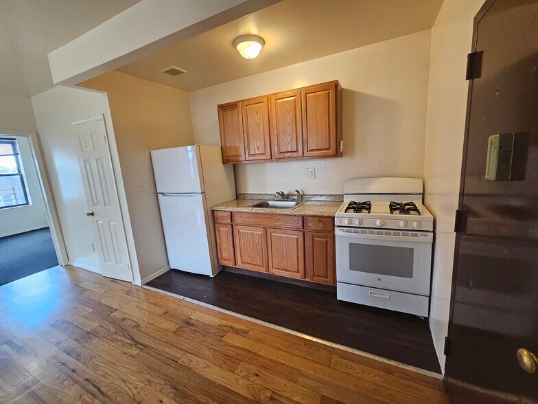 Building Photo - 1167 Willmohr St