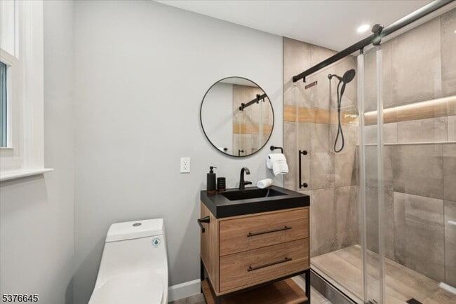 Building Photo - 19 Braidburn Way