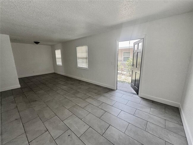 Building Photo - 6619 S Westshore Blvd