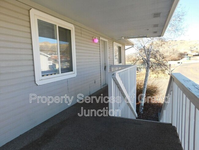 Building Photo - 433 Pendleton St