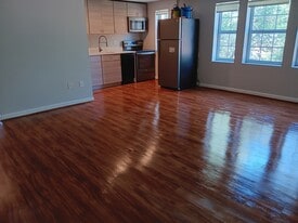 Building Photo - 1729 N Queens Ln