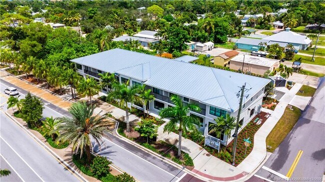 Building Photo - 3375 SW Mapp Rd