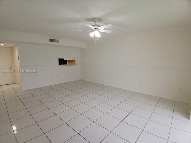 Building Photo - 8600 SW 133rd Ave