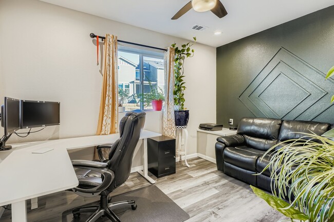 Building Photo - 8990 Birch Run Dr