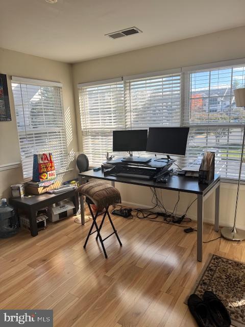 Building Photo - 6520 Lake Park Dr