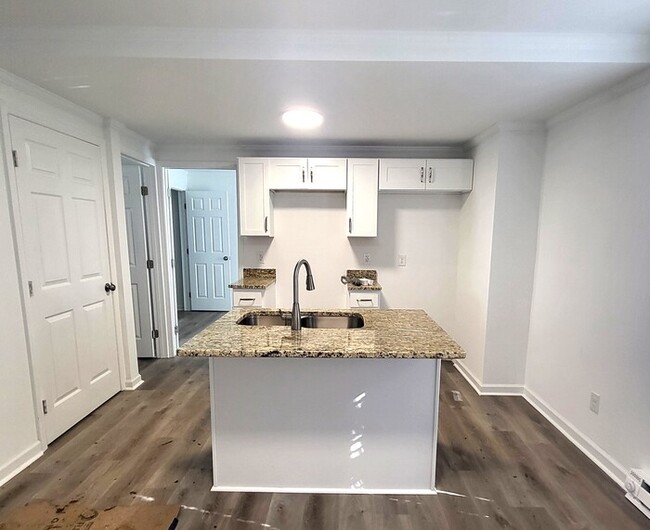 Building Photo - Remodeled Two bedroom House for Rent in La...