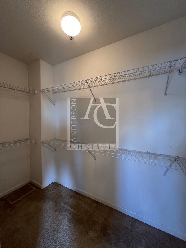 Building Photo - 4br in Bay Breeze Community