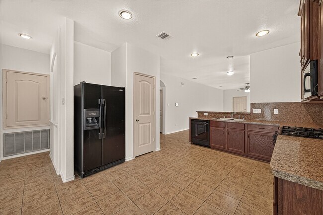 Building Photo - 22023 Westerpine Ln