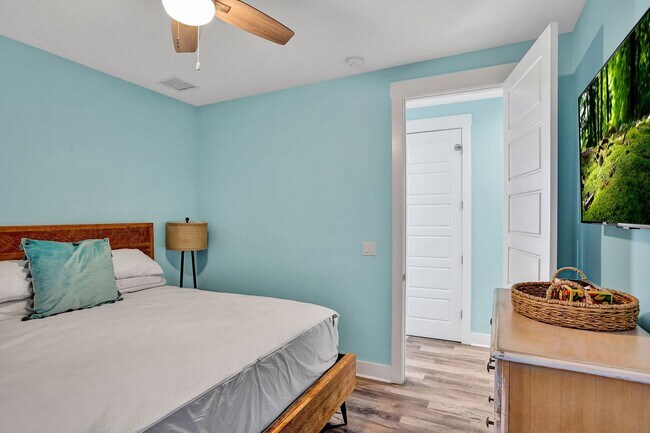 Building Photo - Luxury Beach Living Just Two Blocks from the Ocean – 4 Bed/3 Bath Fully Furnished Jacksonville Be...
