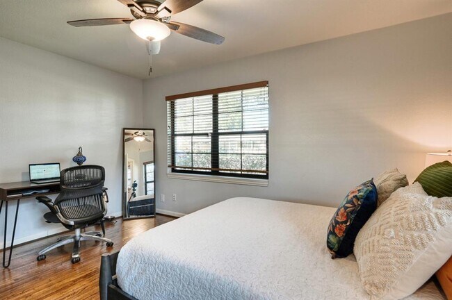 Building Photo - 9527 Vilven Ln