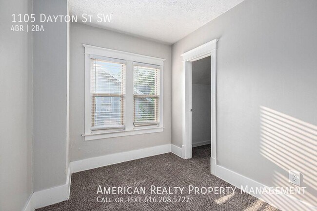 Building Photo - 1105 Dayton St SW