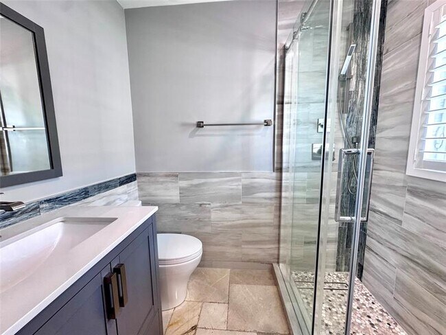 Building Photo - 1744 SE 9th St