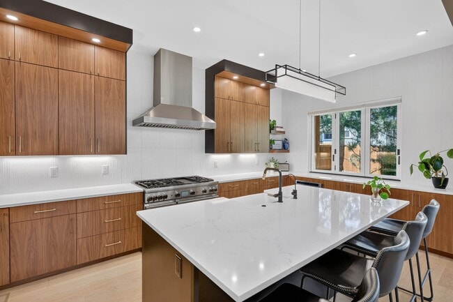 Building Photo - Boulder Living Perfected: Custom 4BR/4BA Modern Farmhouse Near Wonderland Lake