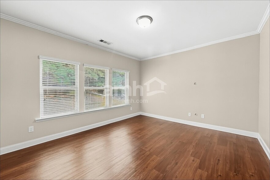 Building Photo - 2049 Greenfern Ct