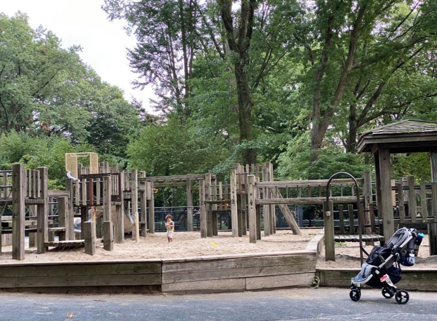 Building Photo - 112 W 78th St