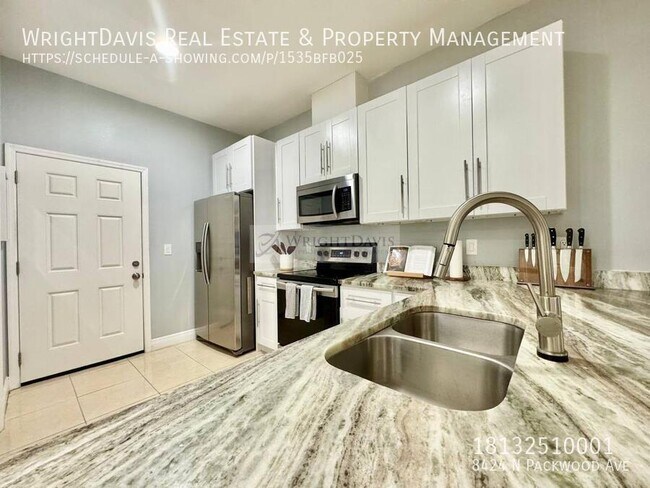 Building Photo - 8424 N Packwood Ave