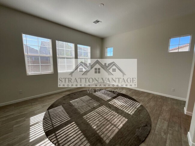 Building Photo - 10155 E Naranja Ave