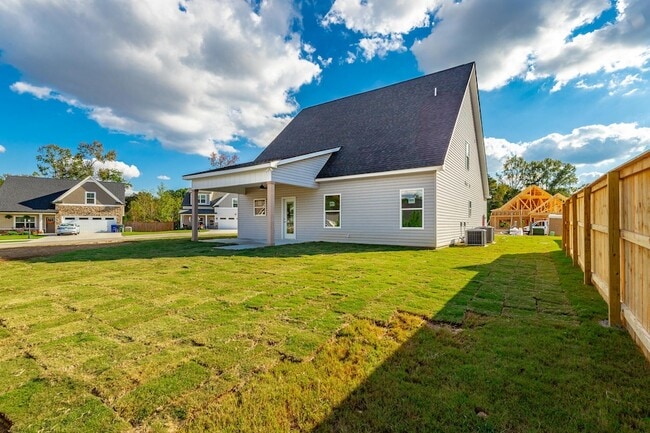 Building Photo - 5085 Oop Rd