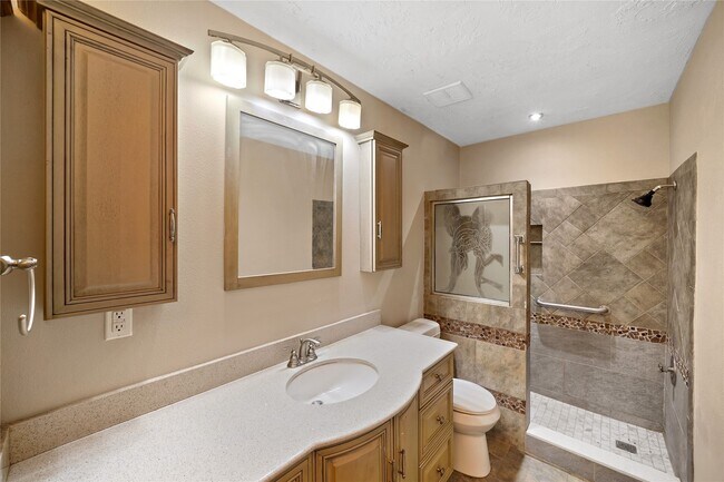 Building Photo - 1606 Stone Lake Dr