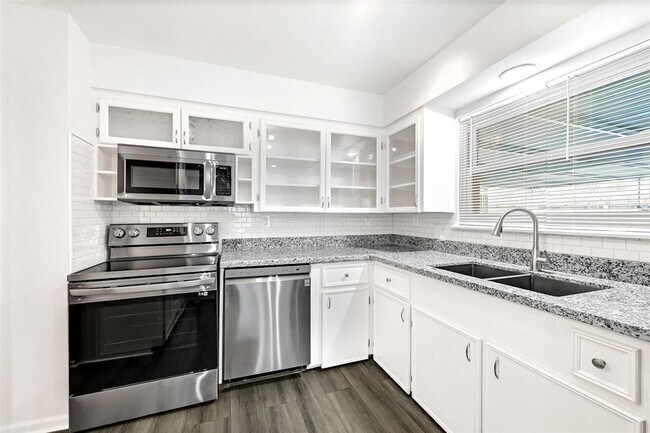 Building Photo - 5201 Verdome Ln