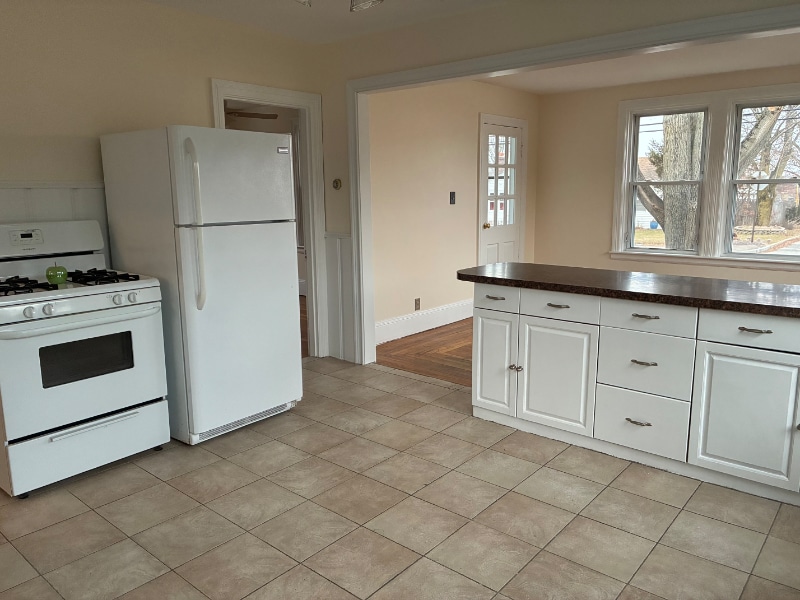 Building Photo - 255 Budlong Rd