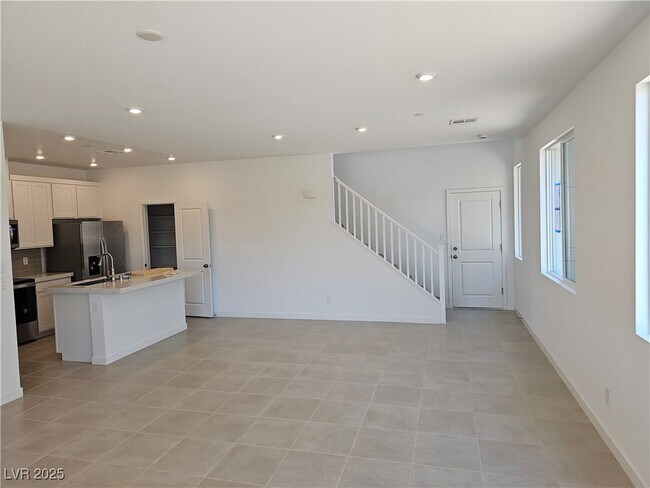 Building Photo - 187 Vanhoy Ave