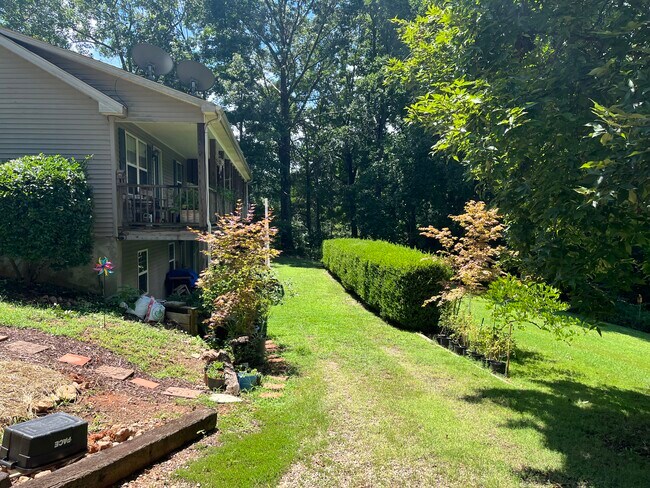 Building Photo - 276 Isle Of Pines Rd