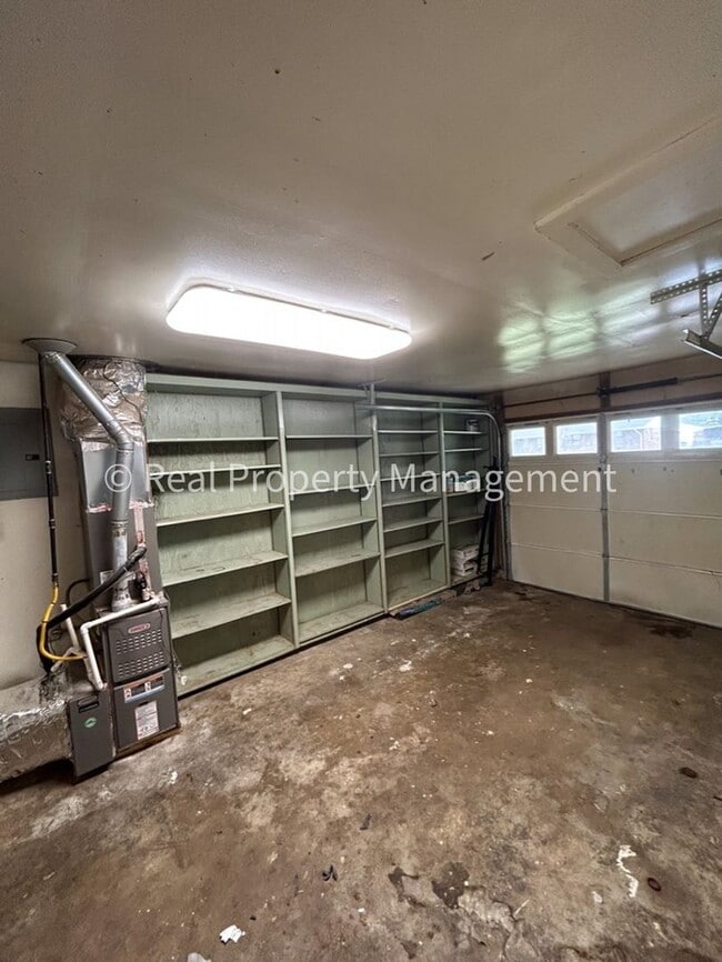 Building Photo - 7406 Cypress Ave