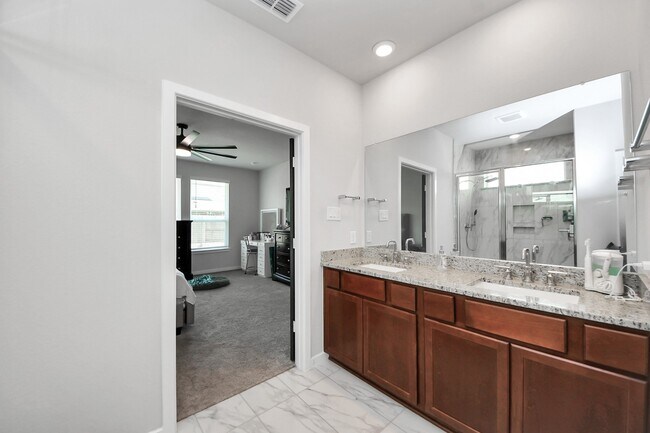 Building Photo - 21638 Laggan Clf Ln