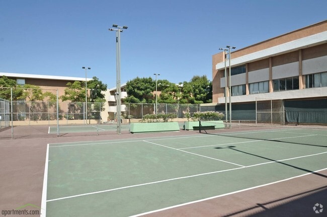 Building Photo - San Regis Apartments