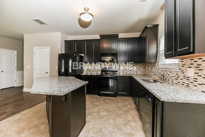 Building Photo - 196 Leland Ln