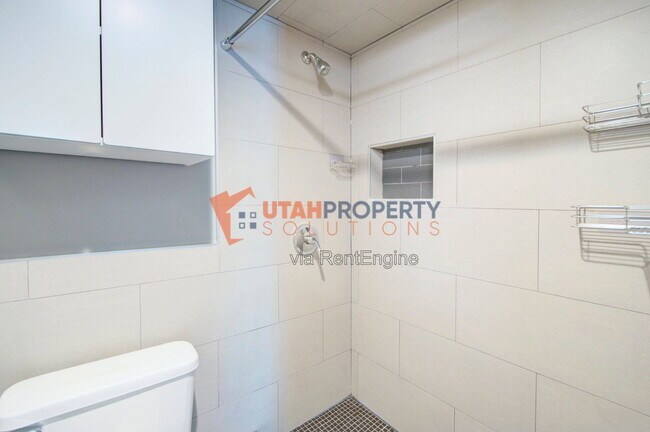 Building Photo - 87 W 300 N