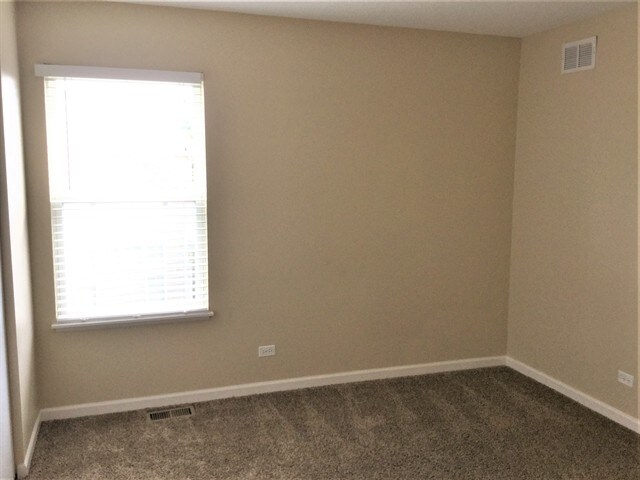 Building Photo - 994 Haywood Dr