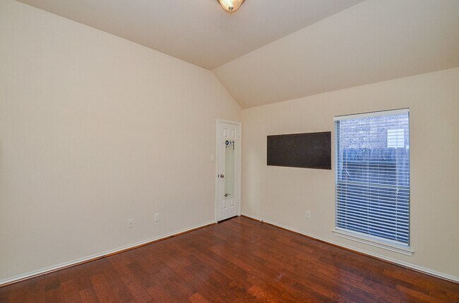 Building Photo - 5915 Turkey Creek