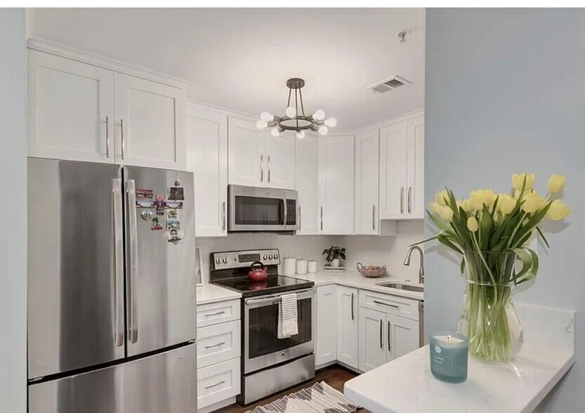 Building Photo - 1308 Clifton St NW