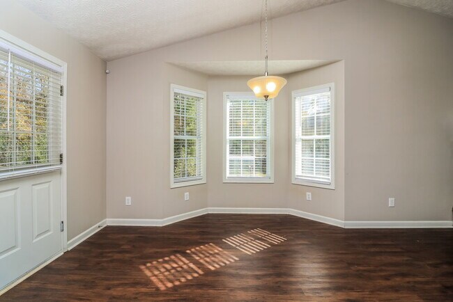 Building Photo - 36 Dewey Dr