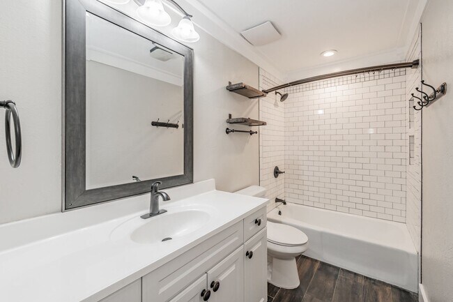 Building Photo - 1300 Potomac Dr