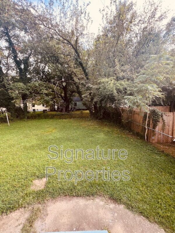 Building Photo - 2128 N Whitehill Dr