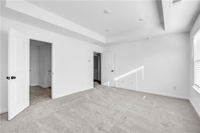 Building Photo - 5772 Schelton Pl