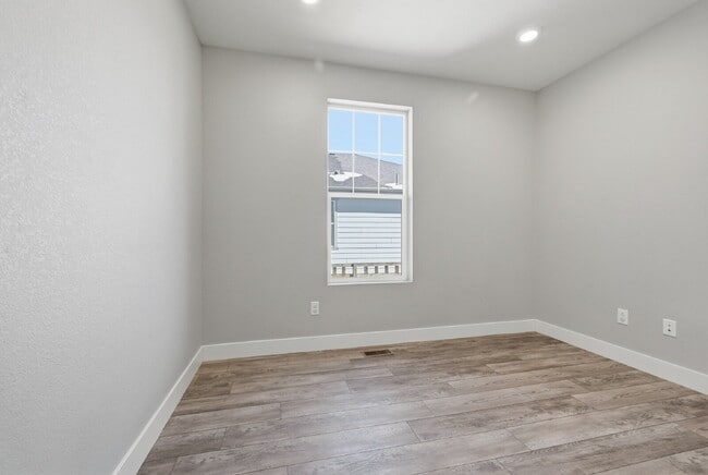 Building Photo - $3,140.95, $300 off the first month's rent, 3 Beds - 2 Bath, Single Family Home in Dacono with 3-...