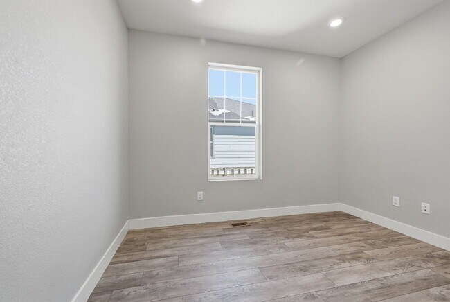 Building Photo - $3,240.95, $300 off the first month's rent, 3 Beds - 2 Bath, Single Family Home in Dacono with 3-...