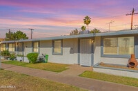Building Photo - 10612 W Oakmont Dr
