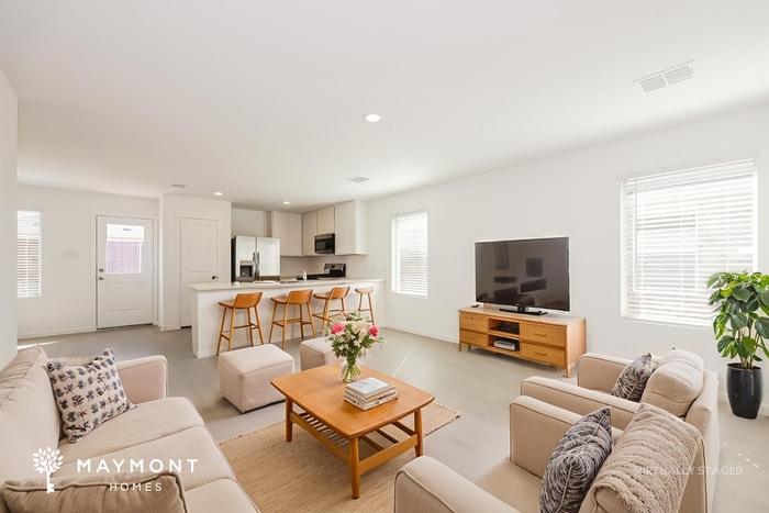 Building Photo - 1065 Neyland Dr