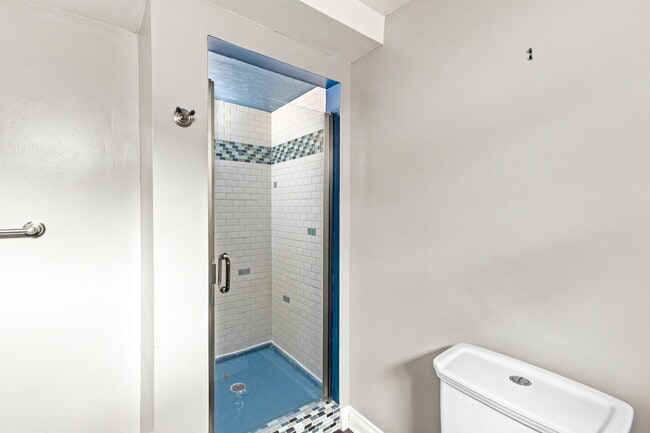 Building Photo - 1004 11th St NW