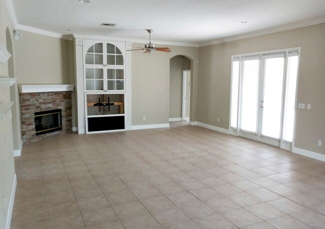 Building Photo - Oviedo 4 Bed 2 Bath Pool Home in Live Oak ...