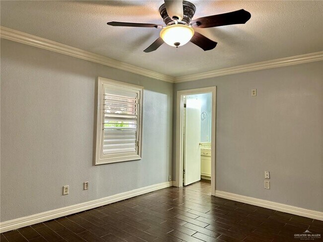 Building Photo - 1518 Redbud Ave